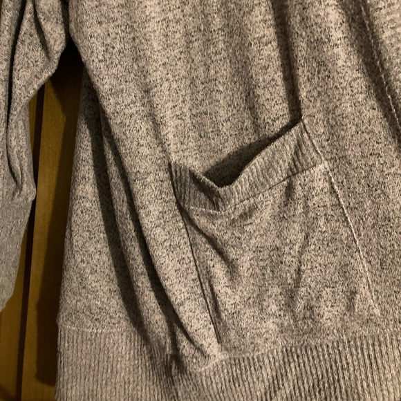 AE Cardigan - Picture 2 of 6